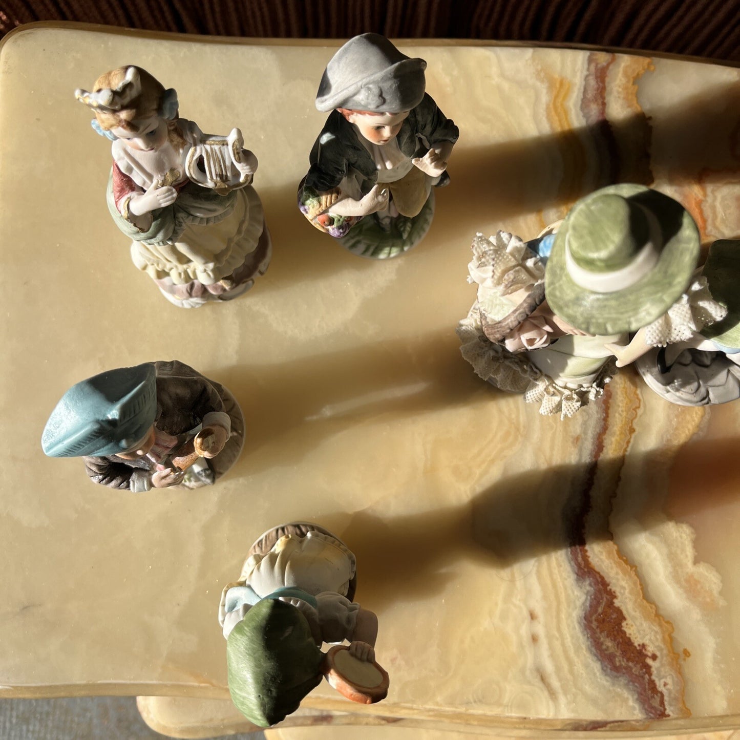Lot De 6 Figurines Biscuit
