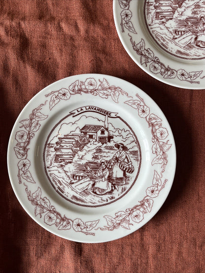 Lot De 2 Assiettes Décoratives La Lavandière