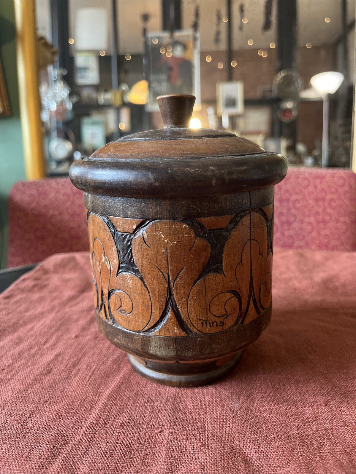 Pot Boîte En Bois Sculpté