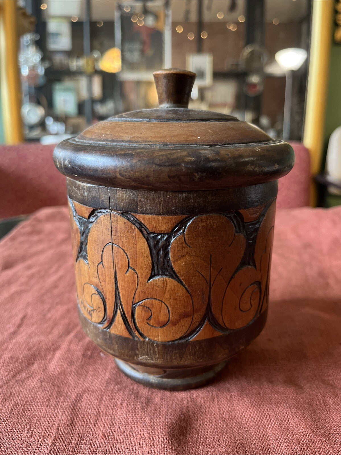 Pot Boîte En Bois Sculpté