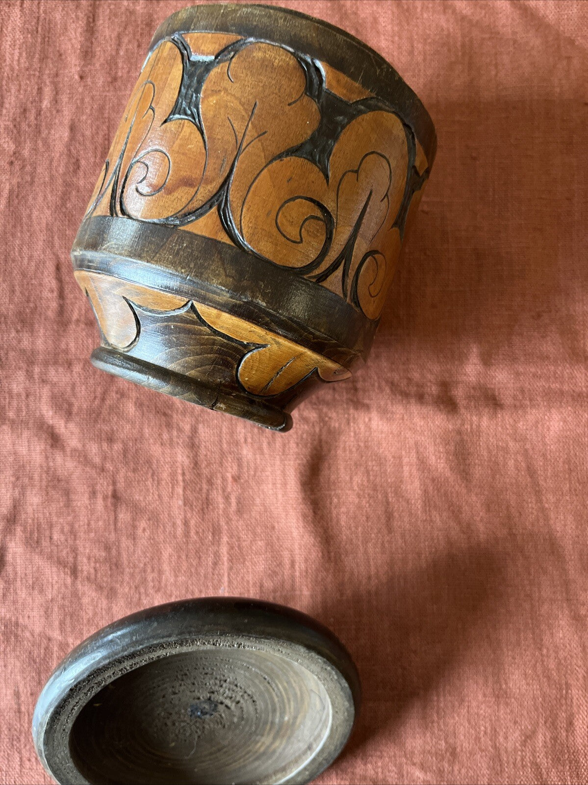 Pot Boîte En Bois Sculpté