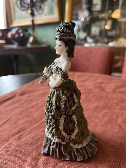 Figurine Femme En Résine