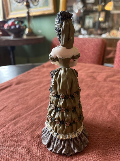 Figurine Femme En Résine
