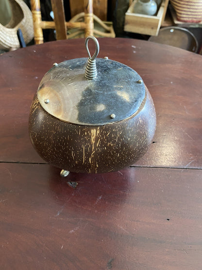 boîte à thé ancienne En Noix De Coco Métal Argenté Et Couvercle En Nacre