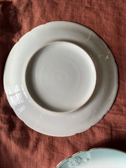 2 Assiettes Anciennes En Porcelaine Portrait