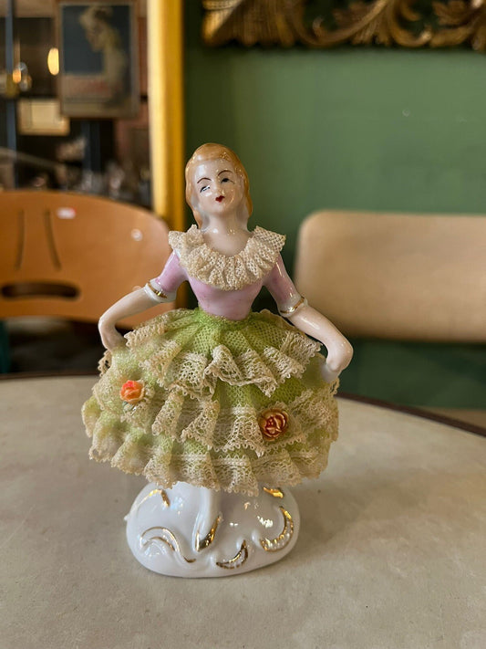 Figurine Dentelle Et Porcelaine Vintage Fabriqué Au Japon