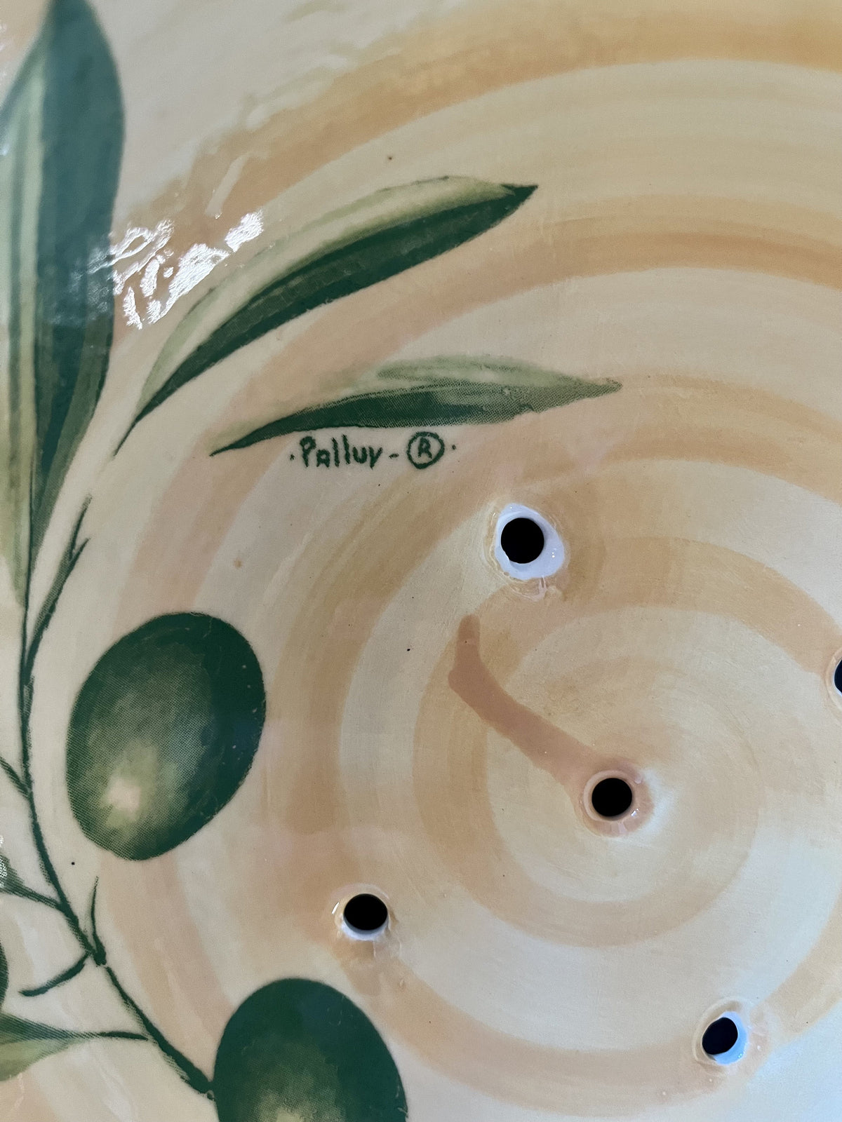 Lot décor olives : Saladier égouttoir « Palluy » et service à olives C.
