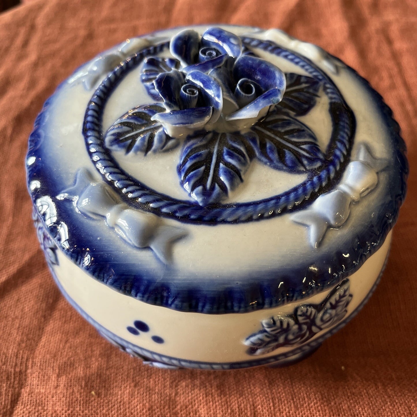 Sucrier Bonbonnière En Porcelaine