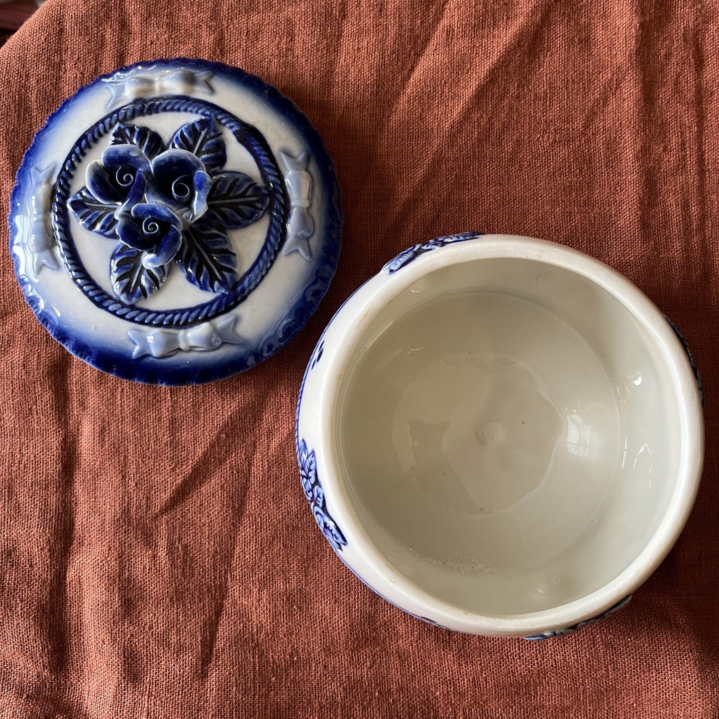 Sucrier Bonbonnière En Porcelaine