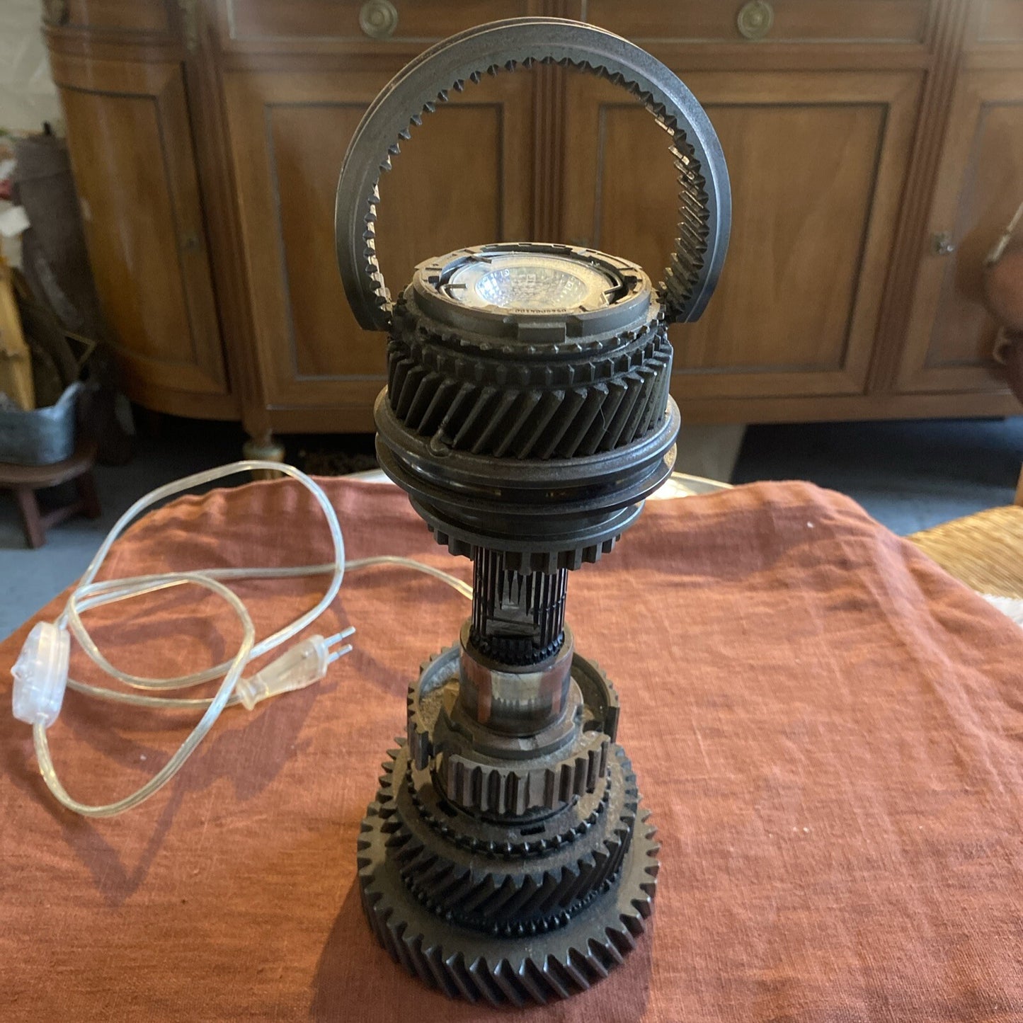 Lampe Industrielle Artisanale Unique Conçu À Partir De Véritable Engrenage.