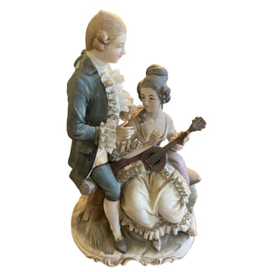 Statuette En Porcelaine Biscuit Couple
