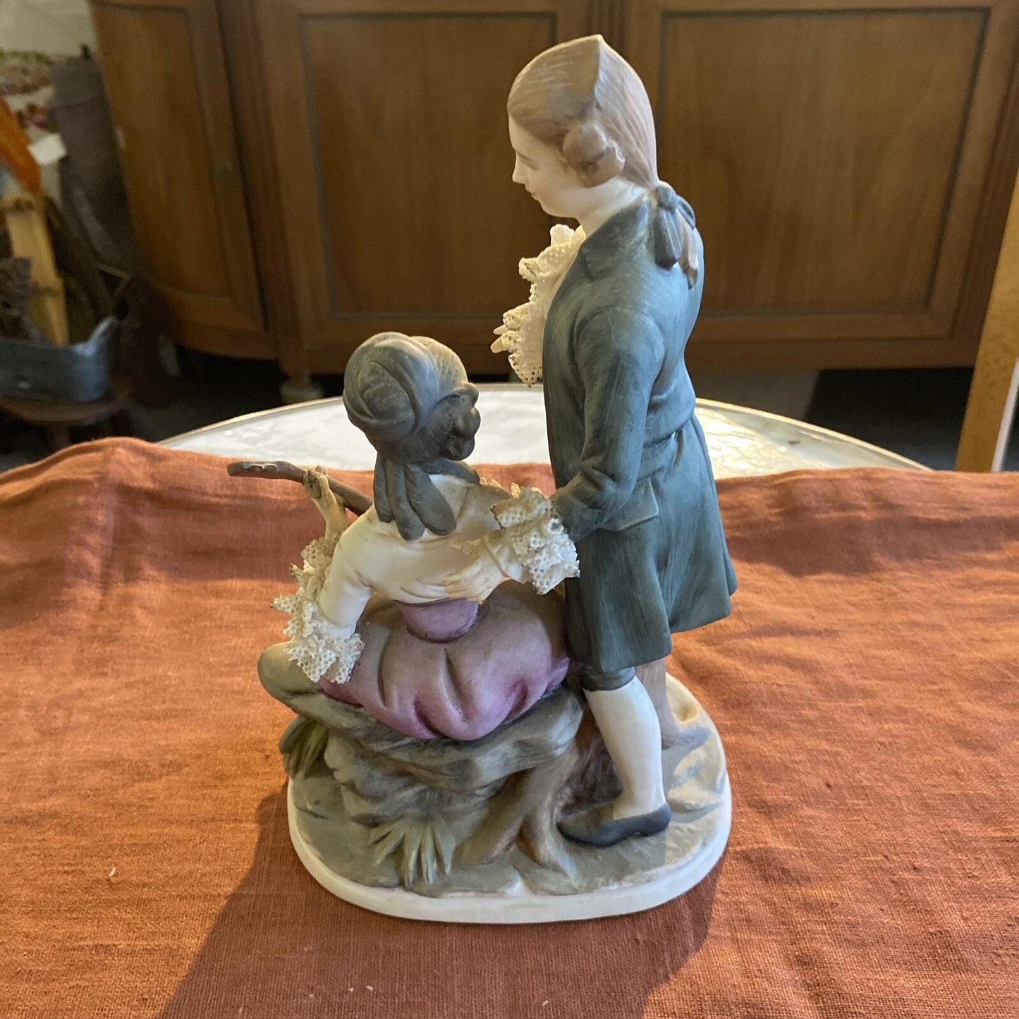 Statuette En Porcelaine Biscuit Couple