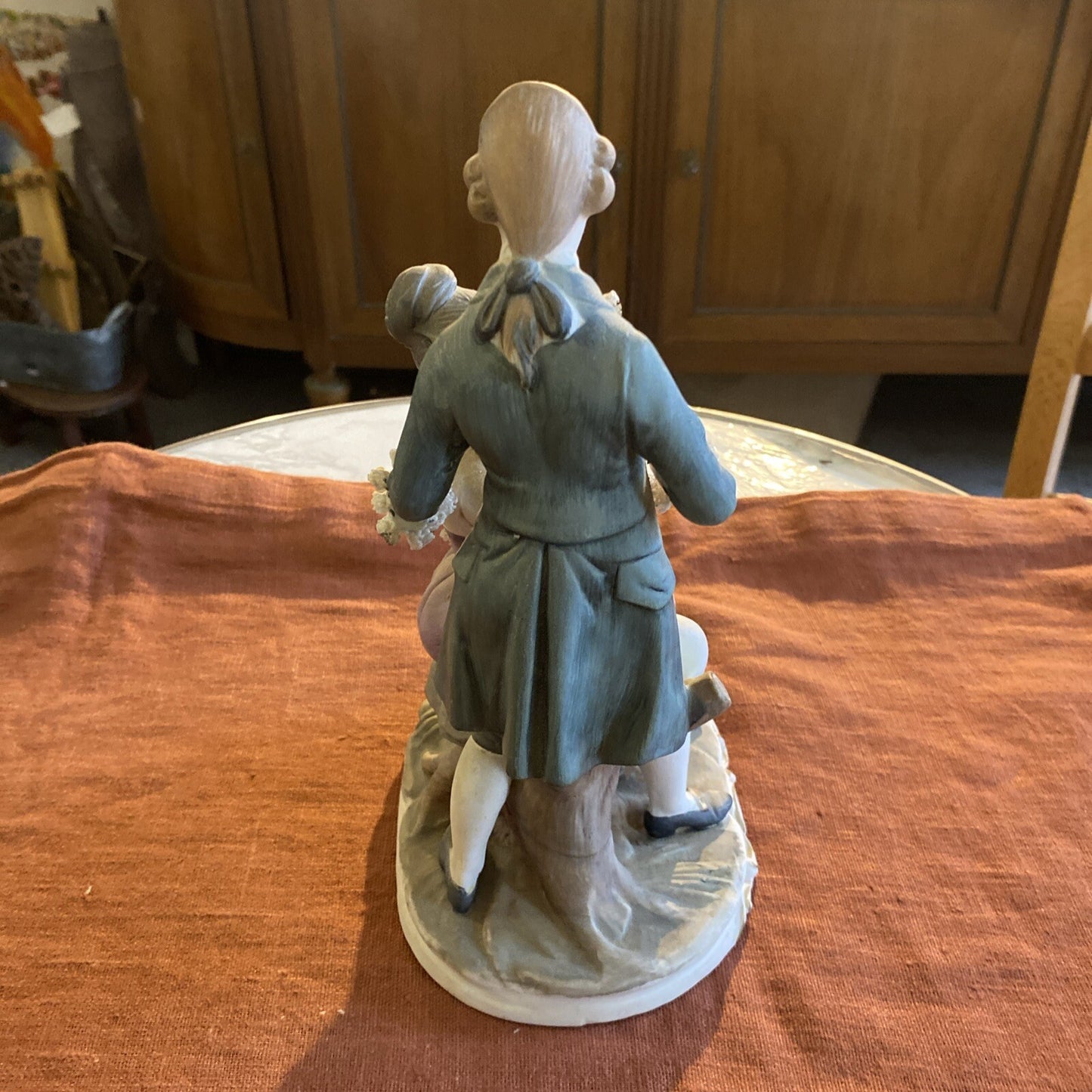 Statuette En Porcelaine Biscuit Couple