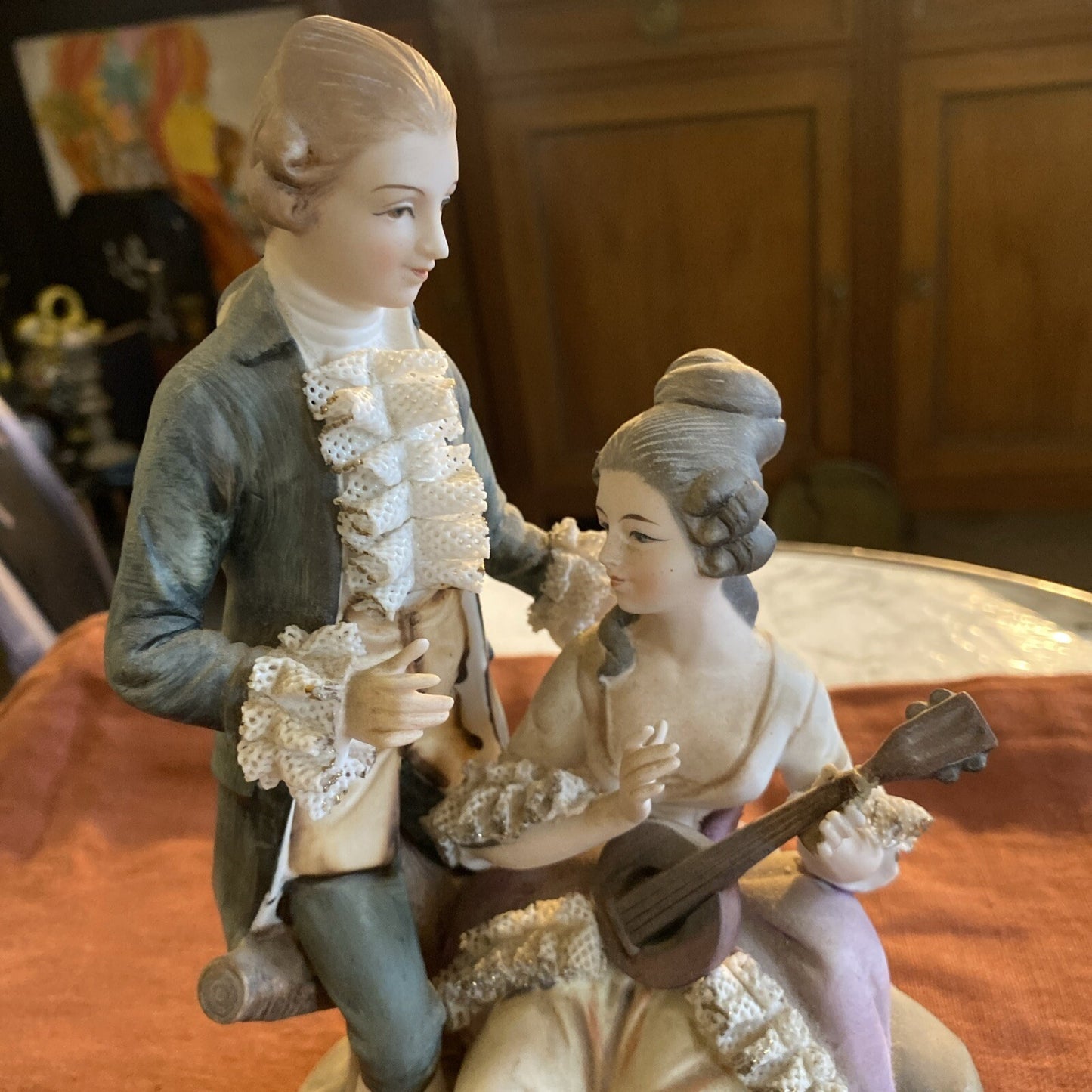 Statuette En Porcelaine Biscuit Couple
