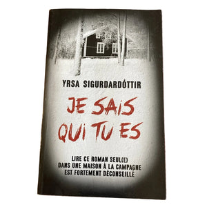 Livre je sais qui tu es Yrsa Sigurdardottir France Loisirs 2013 book