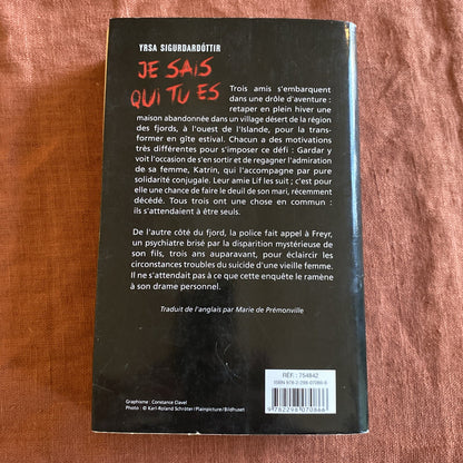Livre je sais qui tu es Yrsa Sigurdardottir France Loisirs 2013 book