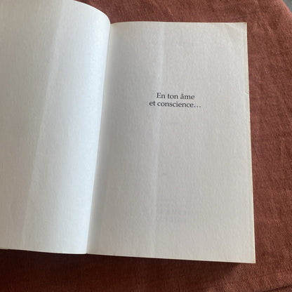 Livre roman policier thriller En ton âme et conscience...de Claire Norton