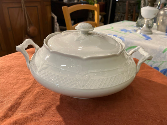 Soupière En Porcelaine Blanche