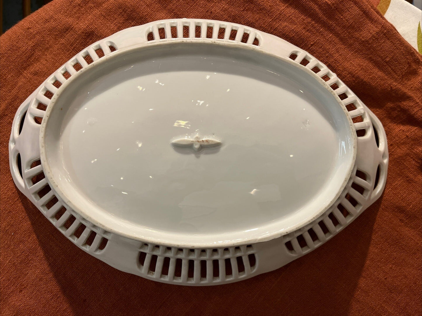 Ancienne Corbeille En Porcelaine Ajourée