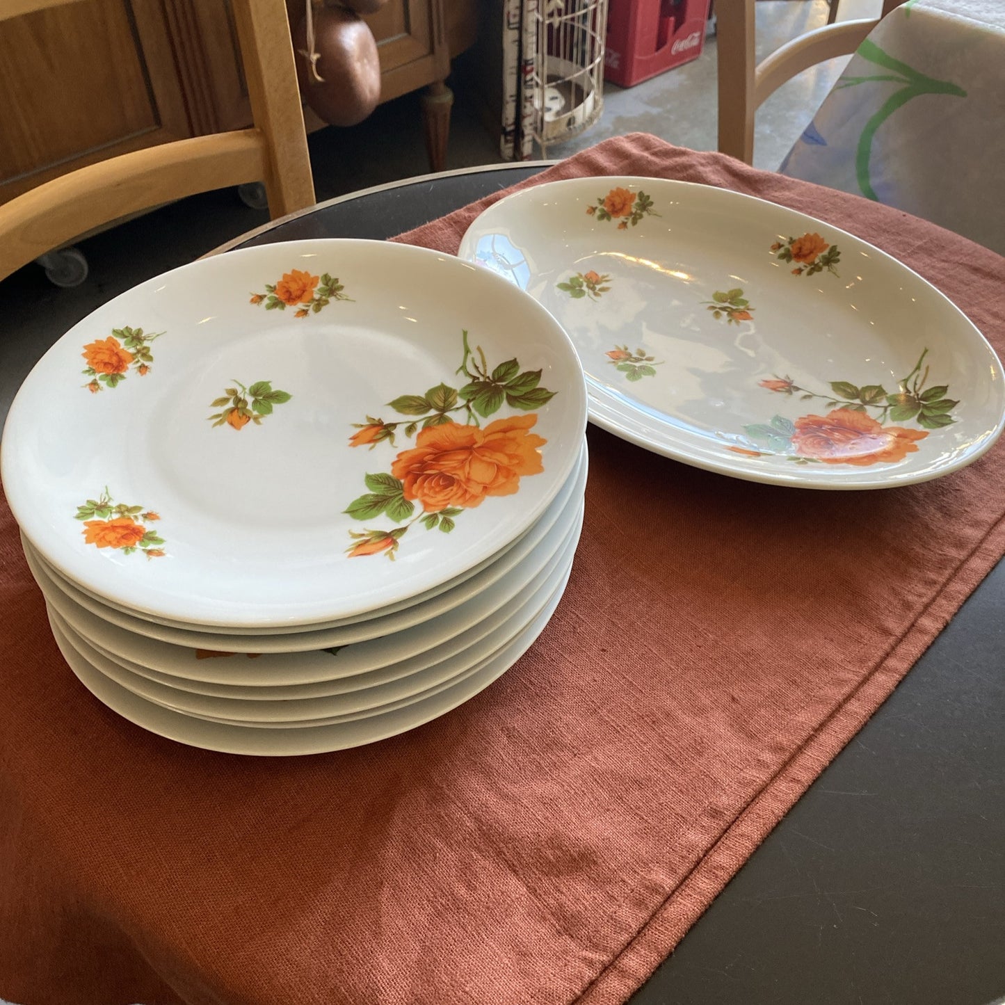 8 Assiettes Et 1 Plat Oval Porcelaine De Limoges Décor Floral