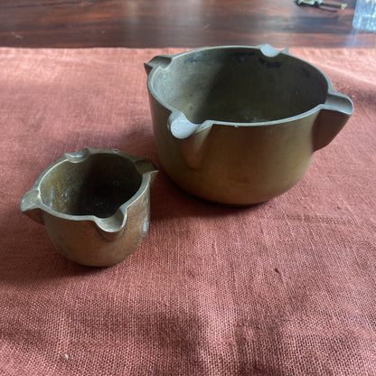 Lot De 2 Cendiers En Bronze