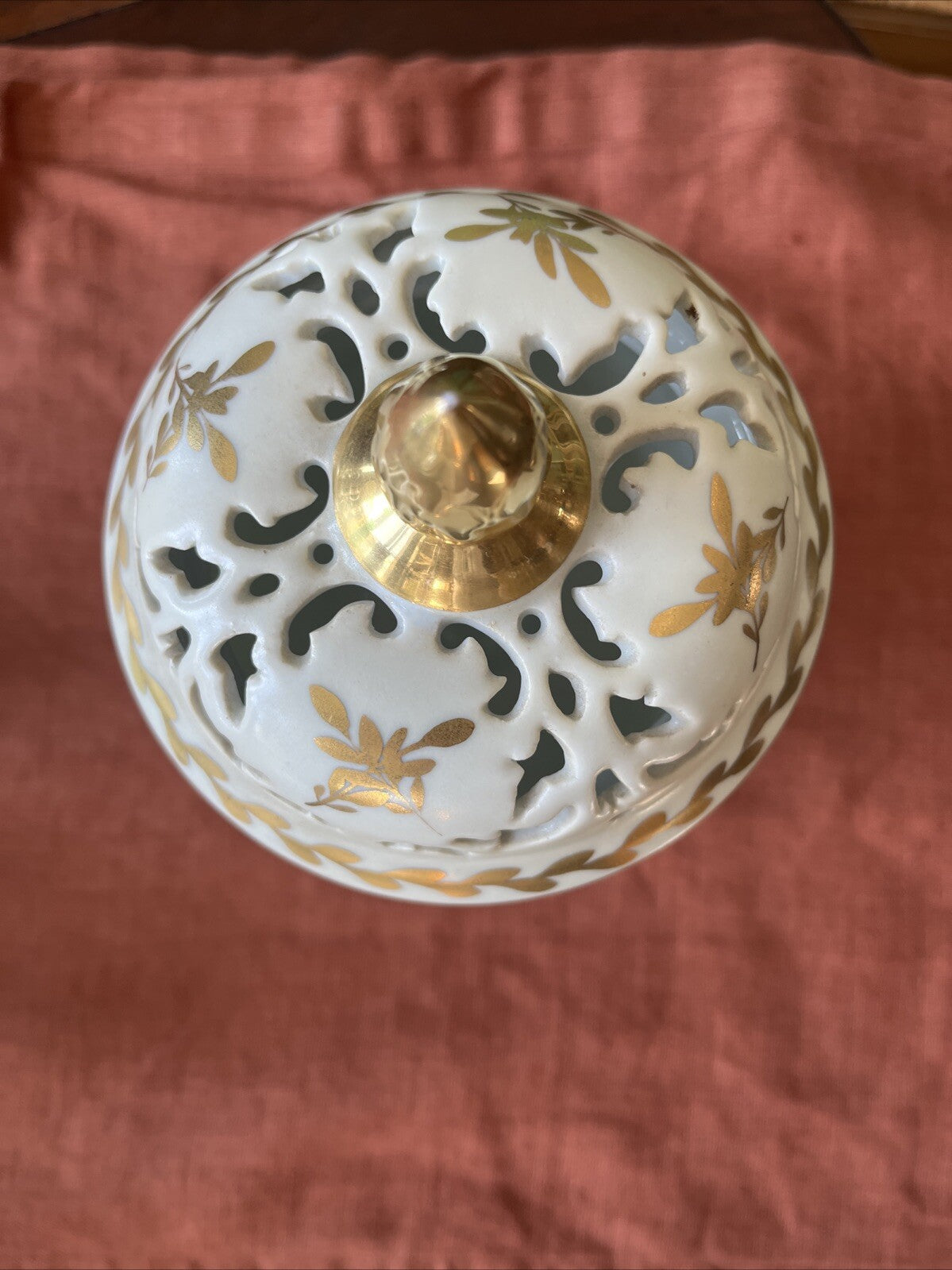 Brûle Parfum/pot En Porcelaine Limoges Blanc Et Doré