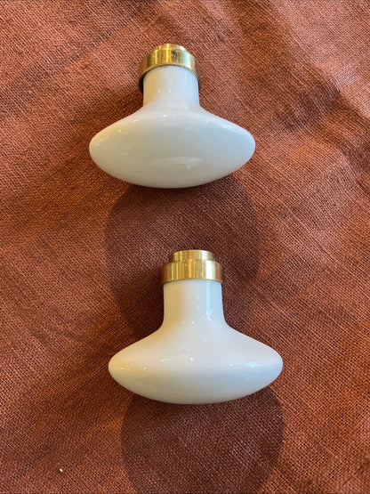 Paire De Boutons De Porte / Poignée En Porcelaine Blanche Et Doré