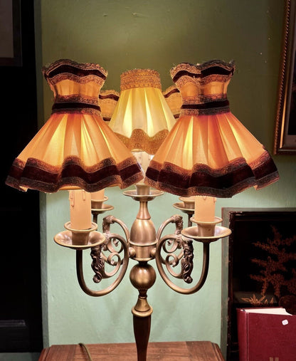 Candélabre Ancien Hollandais Électrifié En Bronze Patiné Vernis / Lampe À Poser