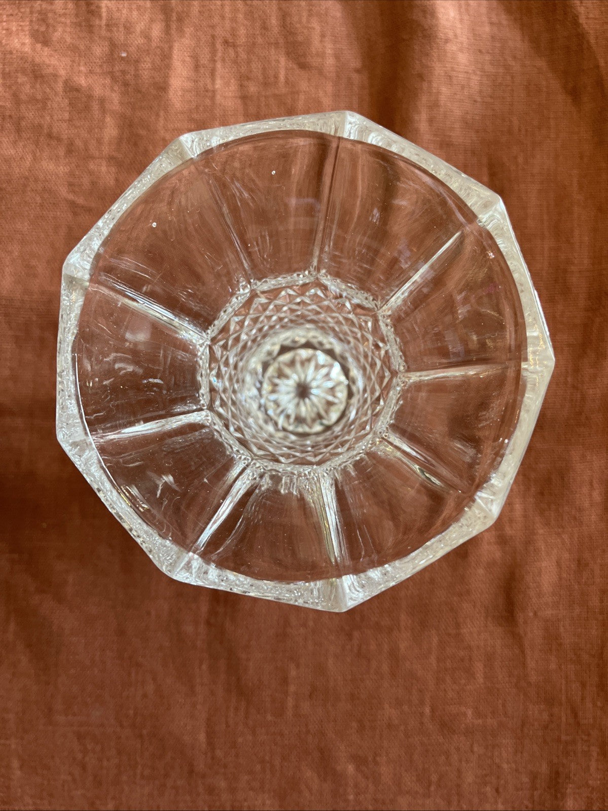 Petit Vase En Verre Taillé