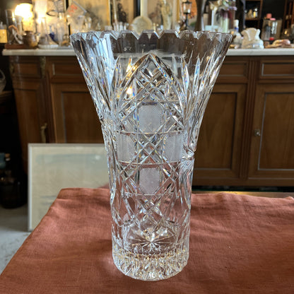 Grand Vase En Cristal Taillé