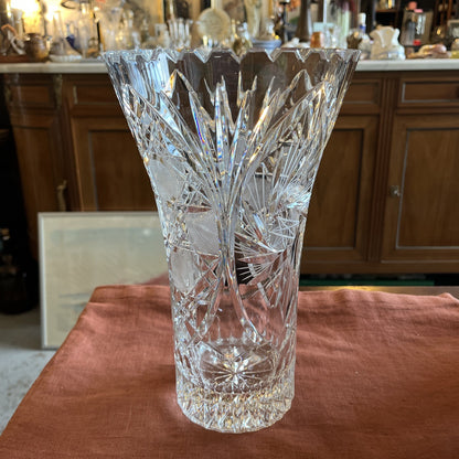 Grand Vase En Cristal Taillé