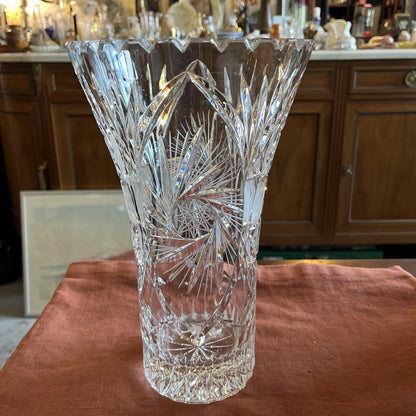 Grand Vase En Cristal Taillé
