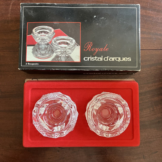 Paire De Deux Bougeoirs En Cristal D’arques