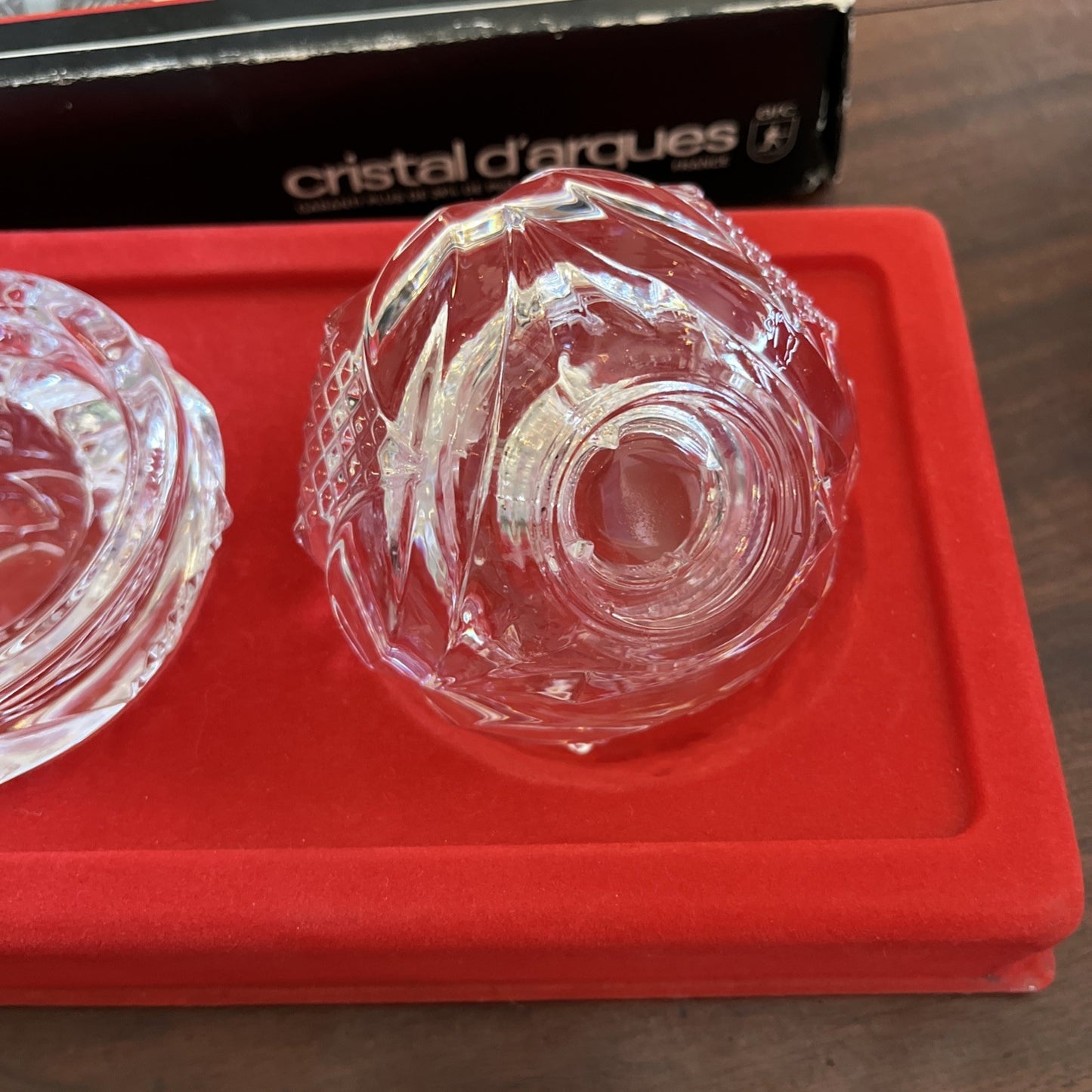 Paire De Deux Bougeoirs En Cristal D’arques