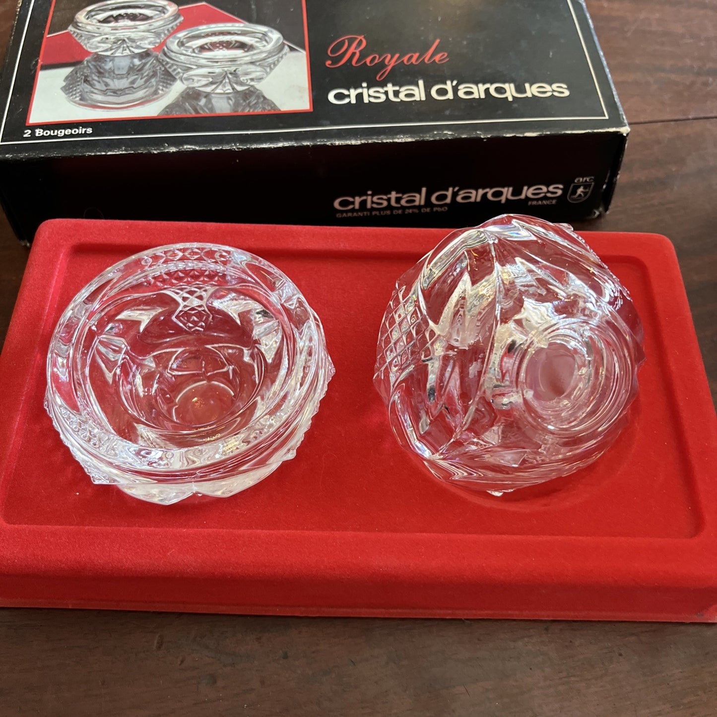 Paire De Deux Bougeoirs En Cristal D’arques