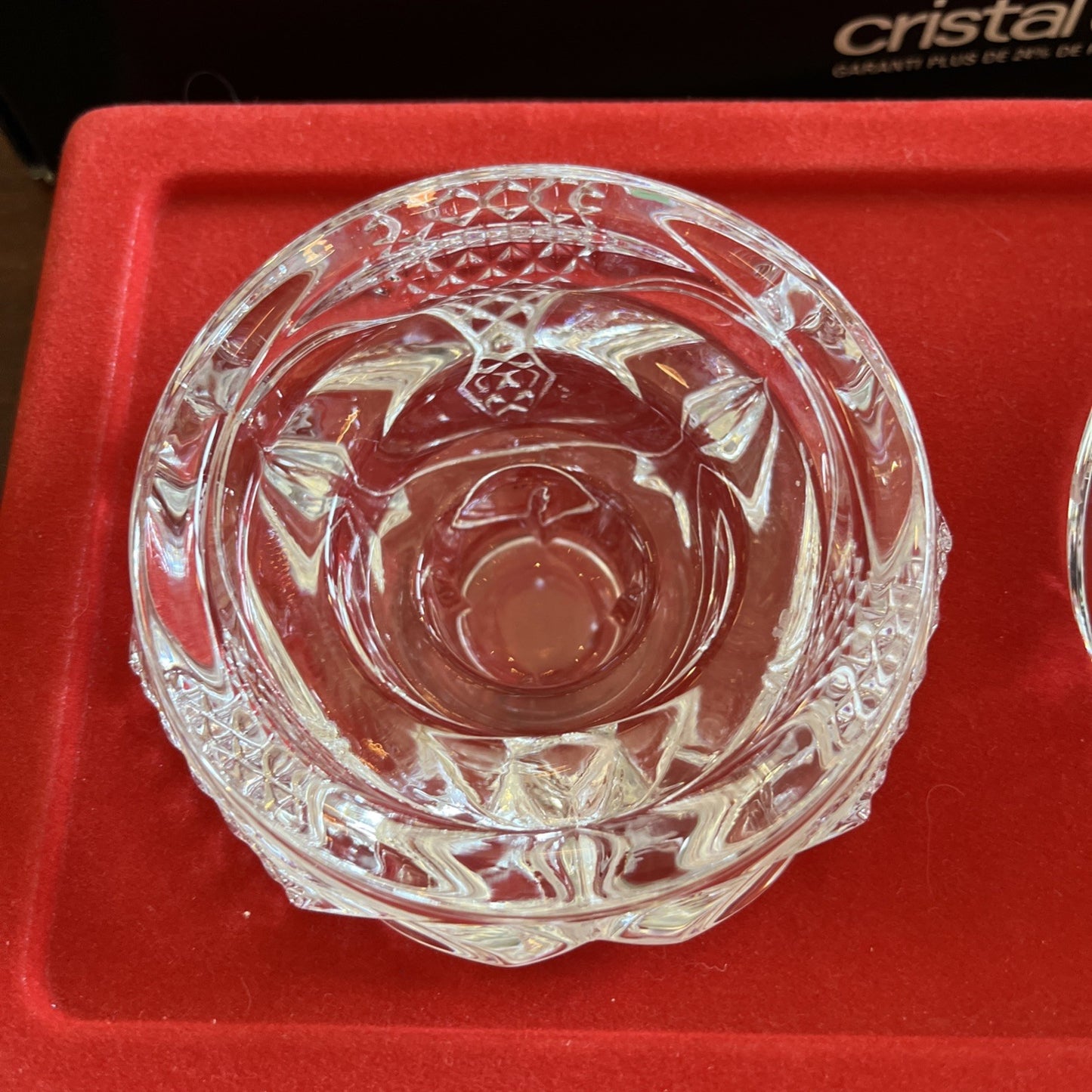 Paire De Deux Bougeoirs En Cristal D’arques
