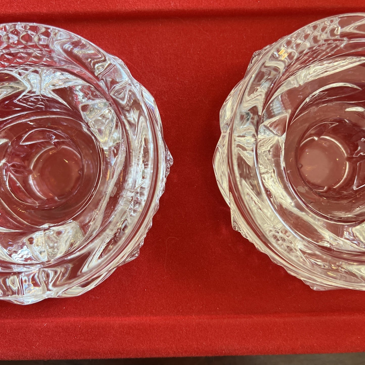 Paire De Deux Bougeoirs En Cristal D’arques