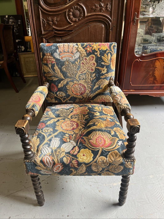 CHAISE A BRAS LOUIS XIII, FAUTEUIL XVIIe EN NOYER