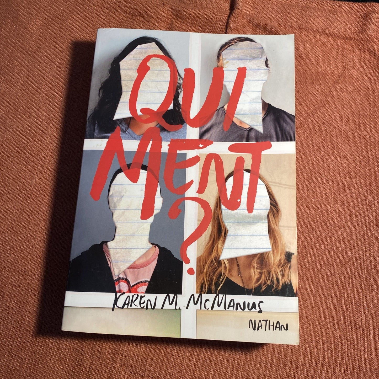 Qui ment ? , McManus, Karen M. - livre -