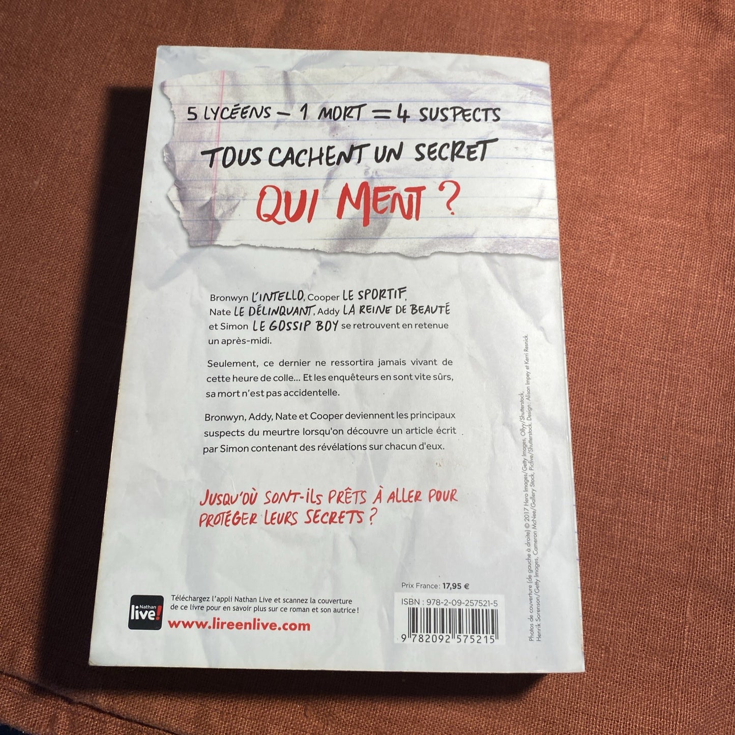 Qui ment ? , McManus, Karen M. - livre -