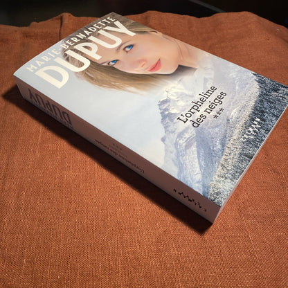 Livre Intégrale L'Orpheline des neiges - vol 3: Les portes du passé ; L'ange du lac,