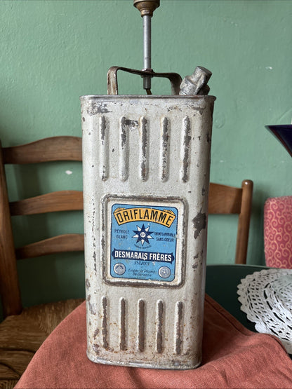 Ancien Bidon De Pétrole Blanc Oriflamme Électrifié