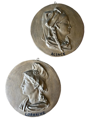Lot De Deux Plaques Alsace Lorraine Medaillon
