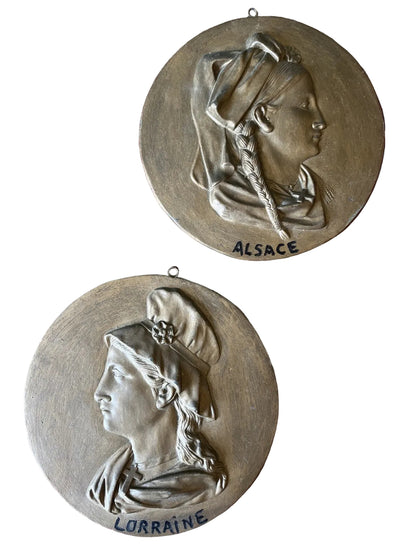 Lot De Deux Plaques Alsace Lorraine Medaillon