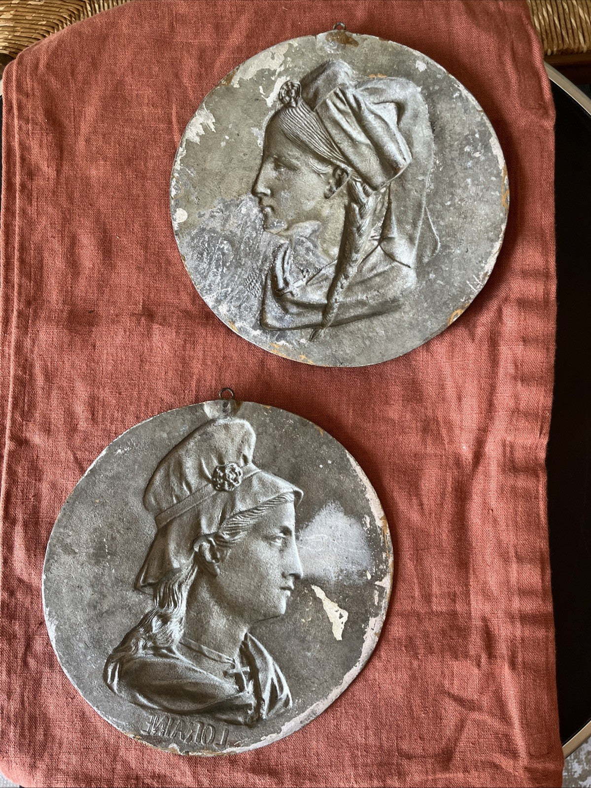 Lot De Deux Plaques Alsace Lorraine Medaillon