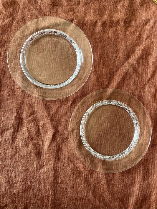 Paire De Deux Petites Assiettes Lalique À Décor De Feuilles