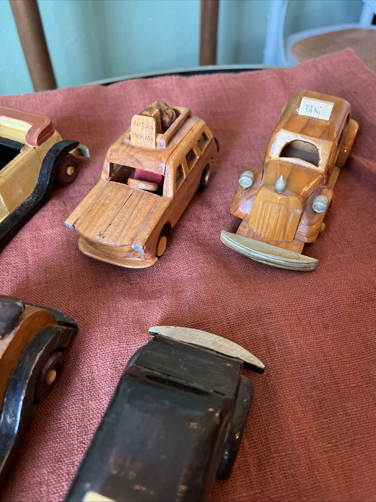 Lot De 5 Voitures Miniatures Anciennes En Bois