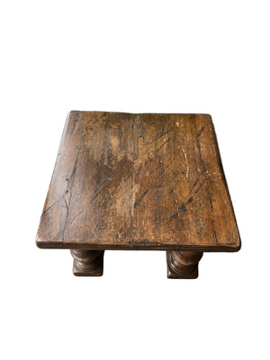 Table basse rustique en chêne massif à pieds tournés ancienne campagne