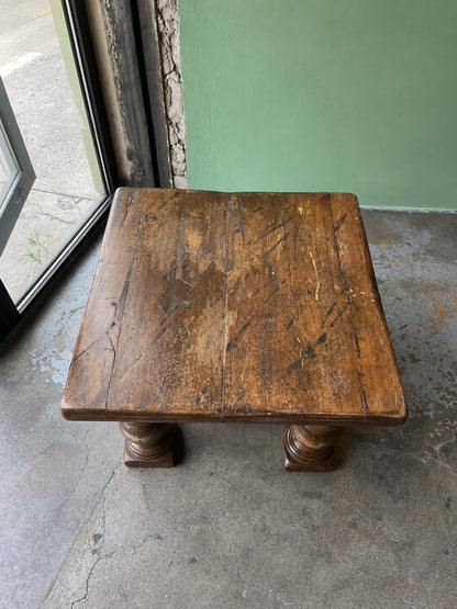 Table basse rustique en chêne massif à pieds tournés ancienne campagne