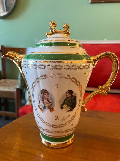 Cafetière Napoléon Empire porcelaine française couverte vintage